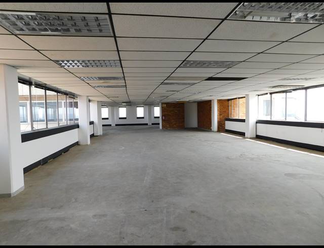 6,100M² OFFICE TO LET IN FERNDALE